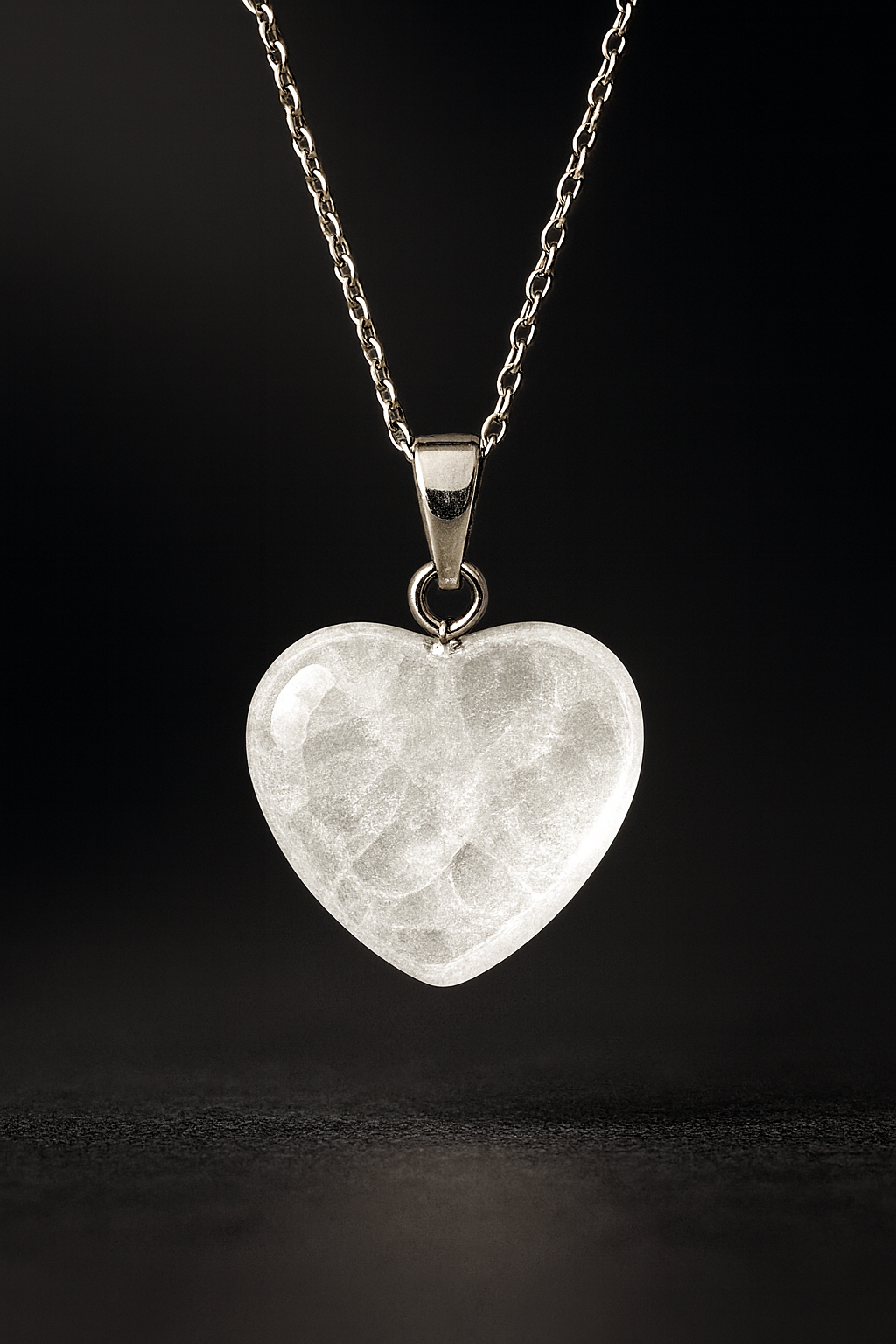 Clear Quartz Heart Pendant – Elegant Healing Crystal Necklace for Positive Energy