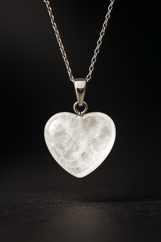 Clear Quartz Heart Pendant – Elegant Healing Crystal Necklace for Positive Energy